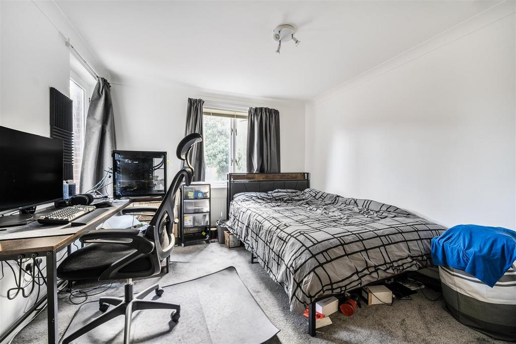 Bedroom pic3.jpg