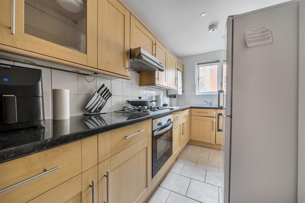 Kitchen pic3.jpg