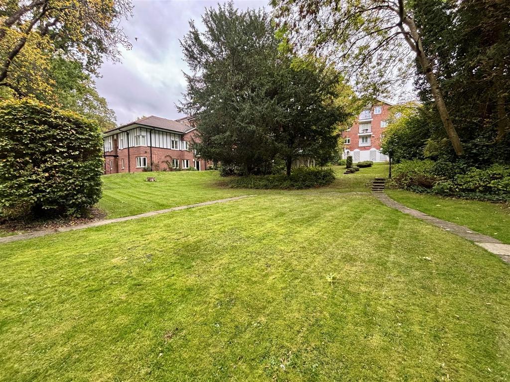 Estate Garden pic1.jpg