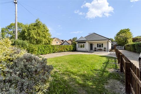 3 bedroom bungalow for sale, Thornhill Road, Uxbridge UB10