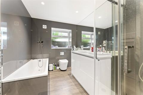 3 bedroom bungalow for sale, Thornhill Road, Uxbridge UB10