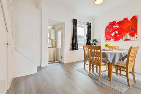 3 bedroom terraced house for sale, Avenue Road, Herne Bay
