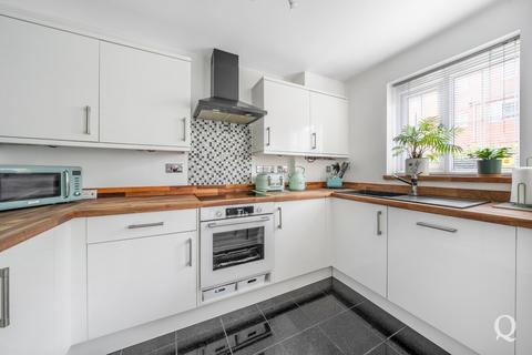 1 bedroom apartment for sale, Peony Crescent, Sittingbourne, ME10