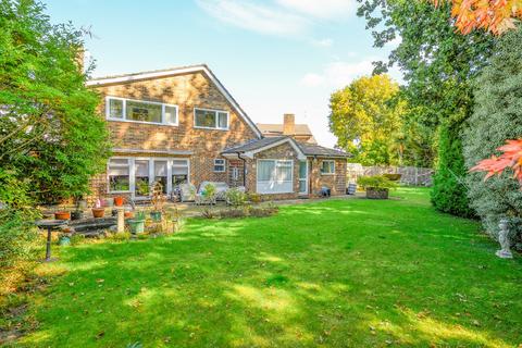 4 bedroom detached house for sale, Long Lodge Drive, Walton-on-Thames, KT12