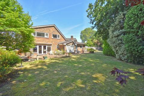 4 bedroom detached house for sale, Long Lodge Drive, Walton-on-Thames, KT12