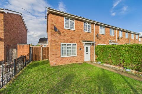 3 bedroom end of terrace house for sale, Byron Walk, Thetford, IP24