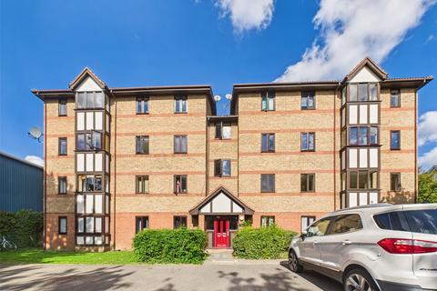 2 bedroom apartment to rent, Varsity Drive, Twickenham