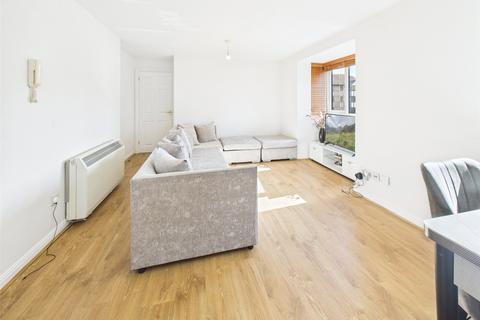 2 bedroom apartment to rent, Varsity Drive, Twickenham