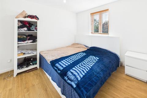 2 bedroom apartment to rent, Varsity Drive, Twickenham