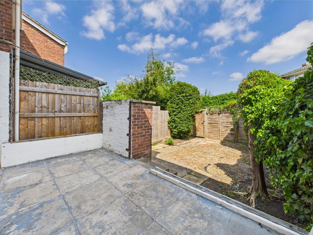 Cam02545 g0 pr0409 still016