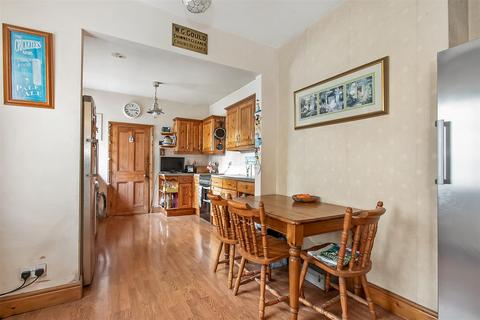 undefined, Brighton Road, South Croydon CR2