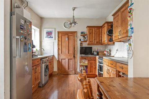 undefined, Brighton Road, South Croydon CR2