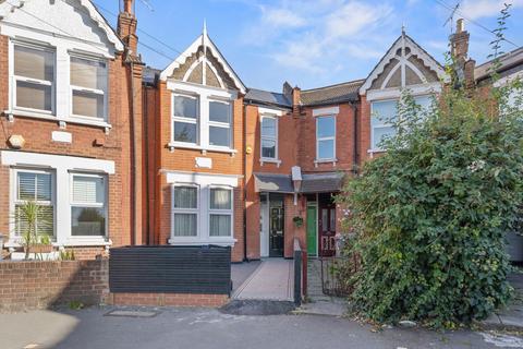 3 bedroom flat to rent, Deacon Road, NW2