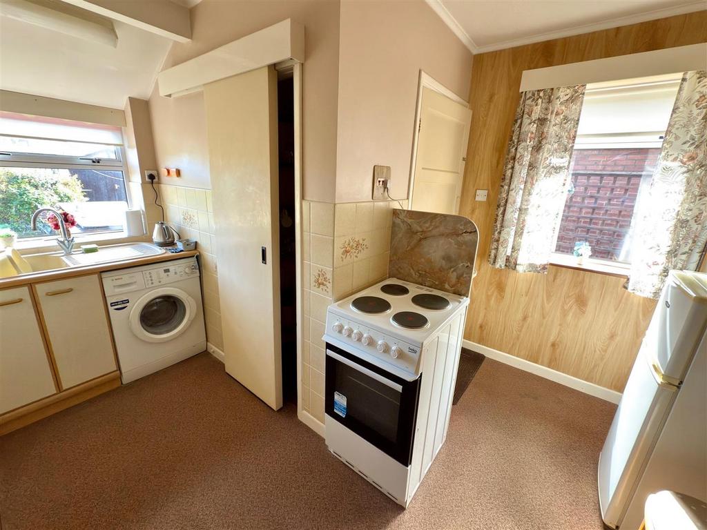 KITCHEN AREA.jpg