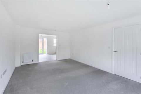 undefined, Fuller Close, Shrivenham SN6