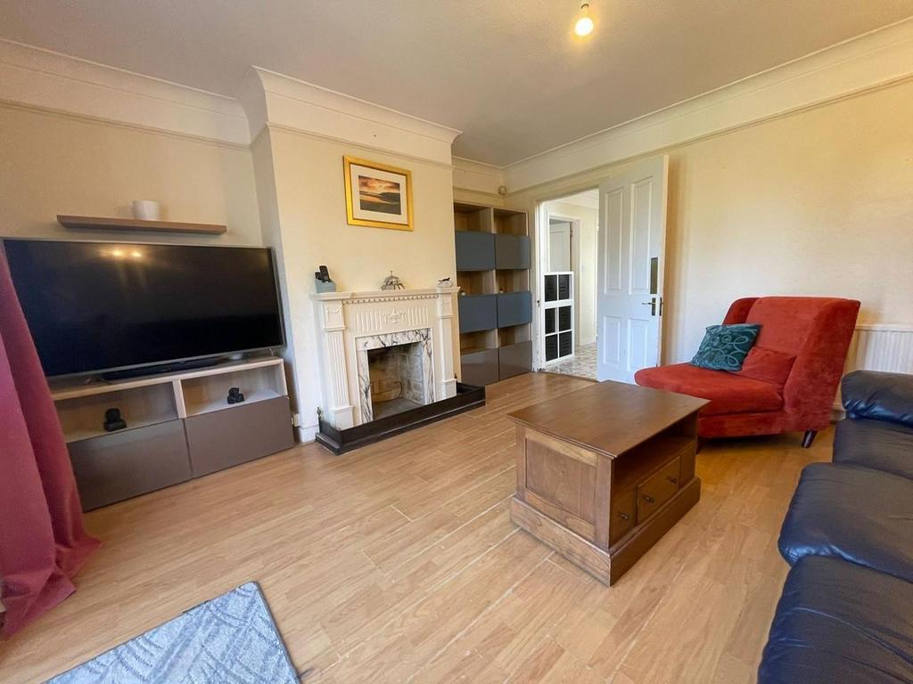 Sitting room 2.jpg