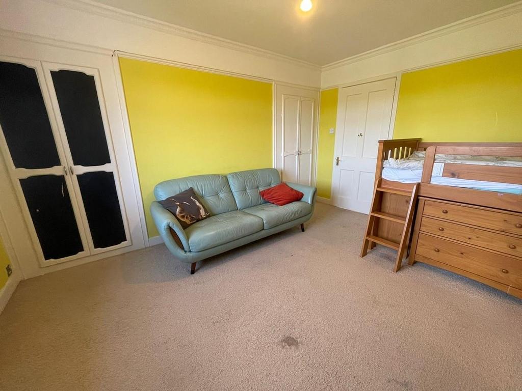 Bedroom 3 copy.jpg