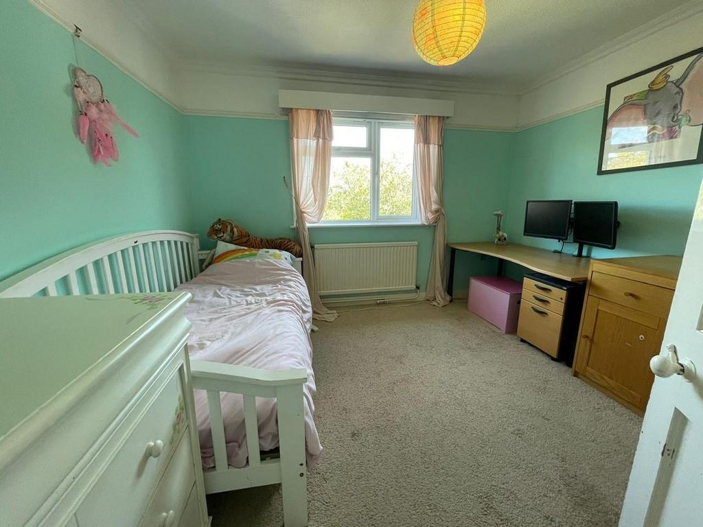 Bedroom 5.jpg