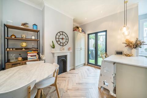 3 bedroom terraced house for sale, Graveney Road, London SW17