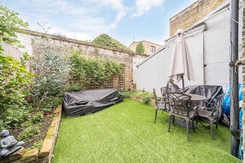 3 bedroom terraced house for sale, Graveney Road, London SW17