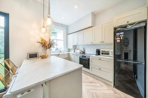 9 Graveney Road, London, SW17 0EG