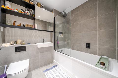 1 bedroom flat for sale, Warple Way, Acton, London, W3