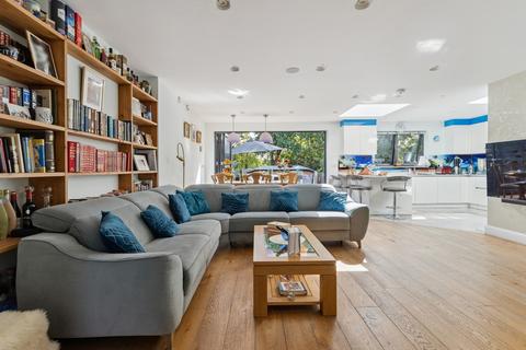 4 bedroom semi-detached house for sale, The Lawns, Hatch End, Pinner HA5