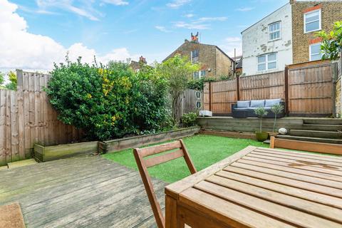 2 bedroom flat for sale, Kingscourt Road, London SW16