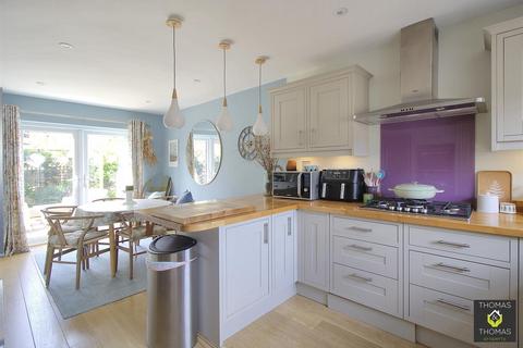 undefined, Chamwells Walk, Longlevens,