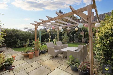 undefined, Chamwells Walk, Longlevens,