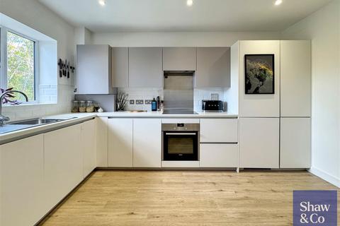 1 bedroom flat for sale, Pears Road, Hounslow TW3