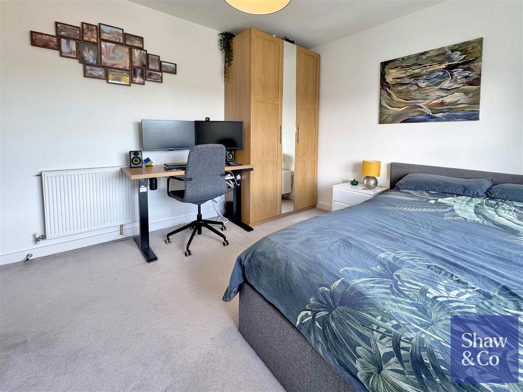 Bedroom..jpeg