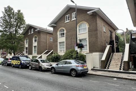 2 bedroom apartment to rent, Lanark Road, London