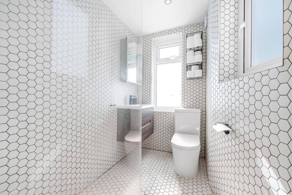Bathroom.1.JPG