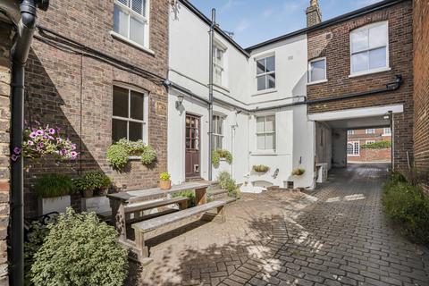 2 bedroom flat for sale, Verulam Road, St. Albans, Hertfordshire, AL3