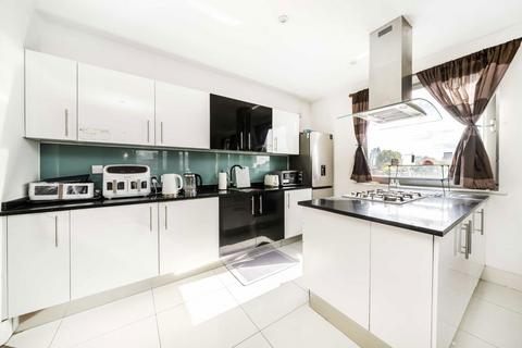 2 bedroom flat for sale, Basire Street, London N1