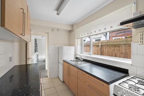 28 Riland Grove, Sutton Coldfield, B75 7AW