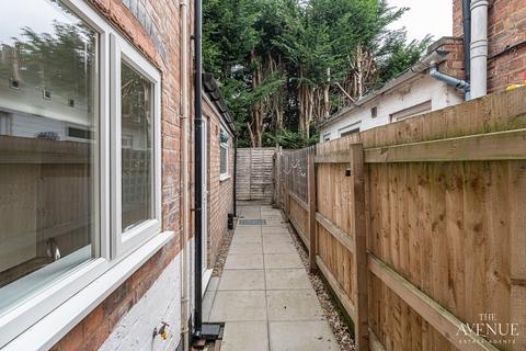 28 Riland Grove, Sutton Coldfield, B75 7AW