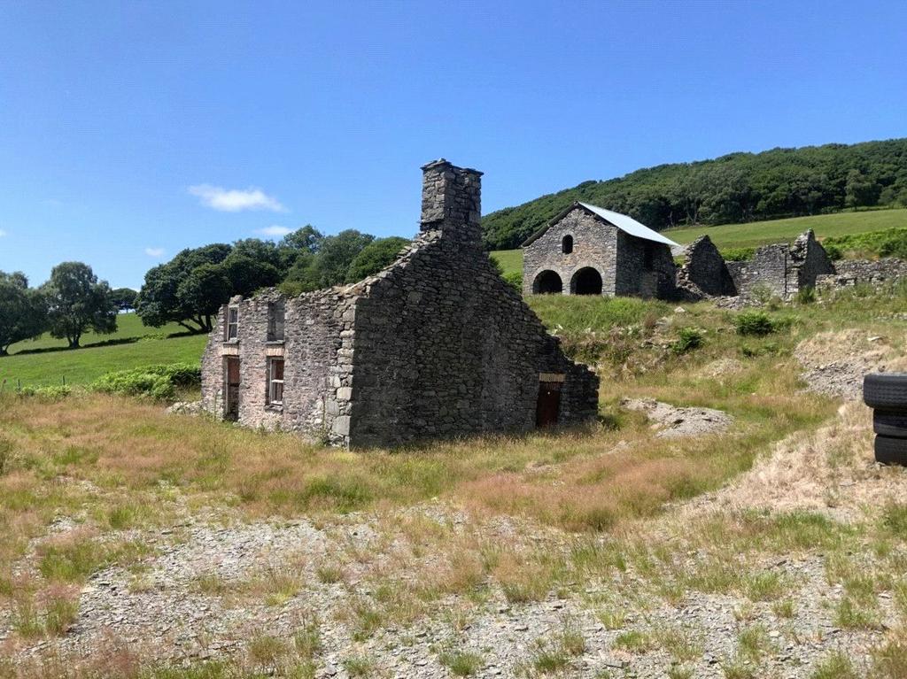 Old Farmhouse & Barn