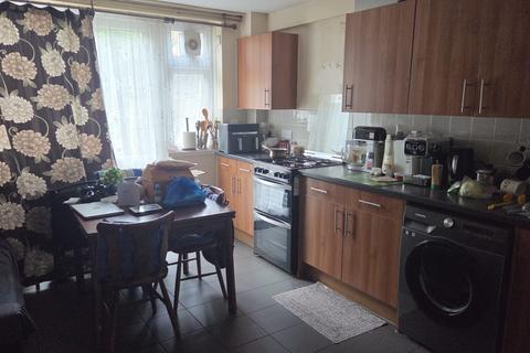 1 bedroom in a house share to rent, Mandeville Street, London E5