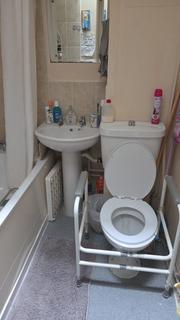 1 bedroom in a house share to rent, Mandeville Street, London E5