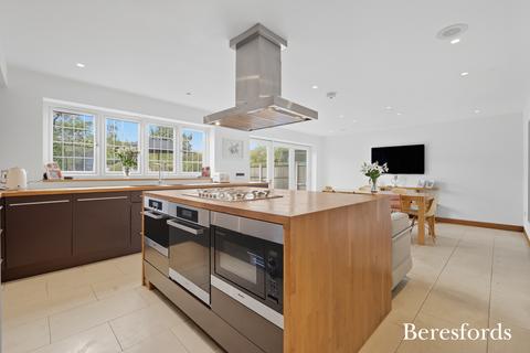 4 bedroom semi-detached house for sale, Hanging Hill Lane, Hutton, CM13
