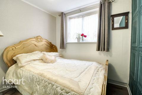 19 Brooklands, Jaywick, Clacton-on-sea, CO15 2JS