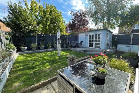 4 bedroom detached house for sale, Barwick Close, Rustington BN16
