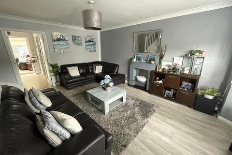 4 bedroom detached house for sale, Barwick Close, Rustington BN16