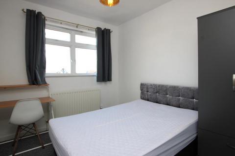 6 bedroom semi-detached house to rent, Station Road, Bristol BS34
