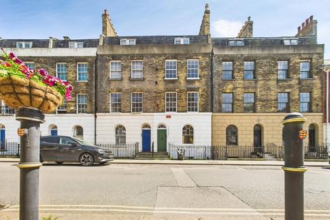 1 bedroom flat to rent, Castle Street, Dover