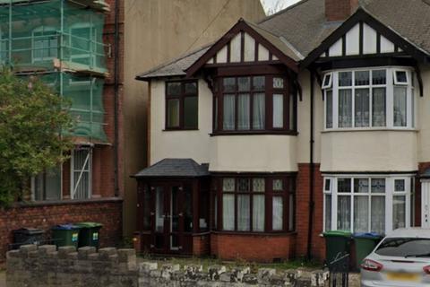 3 bedroom semi-detached house to rent, Hill Top Road, West Bromwich, B70