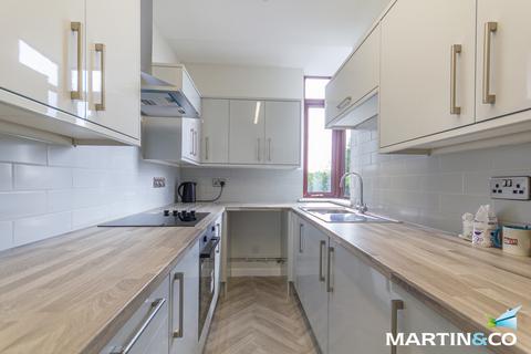 3 bedroom semi-detached house to rent, Hill Top Road, West Bromwich, B70