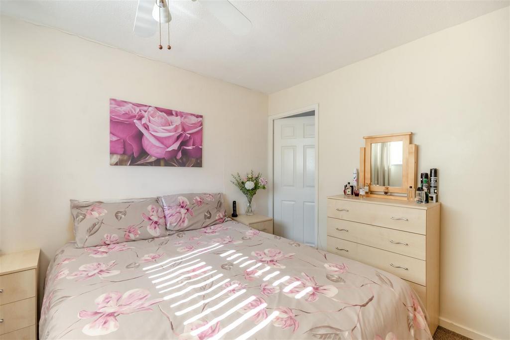 8664420-interior10.jpg